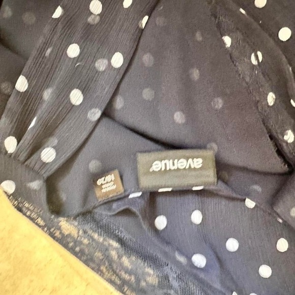 Navy Polkadot Cami Size 18-20 Layered camisole w/ beautiful delicate lace Detail - Picture 4 of 7